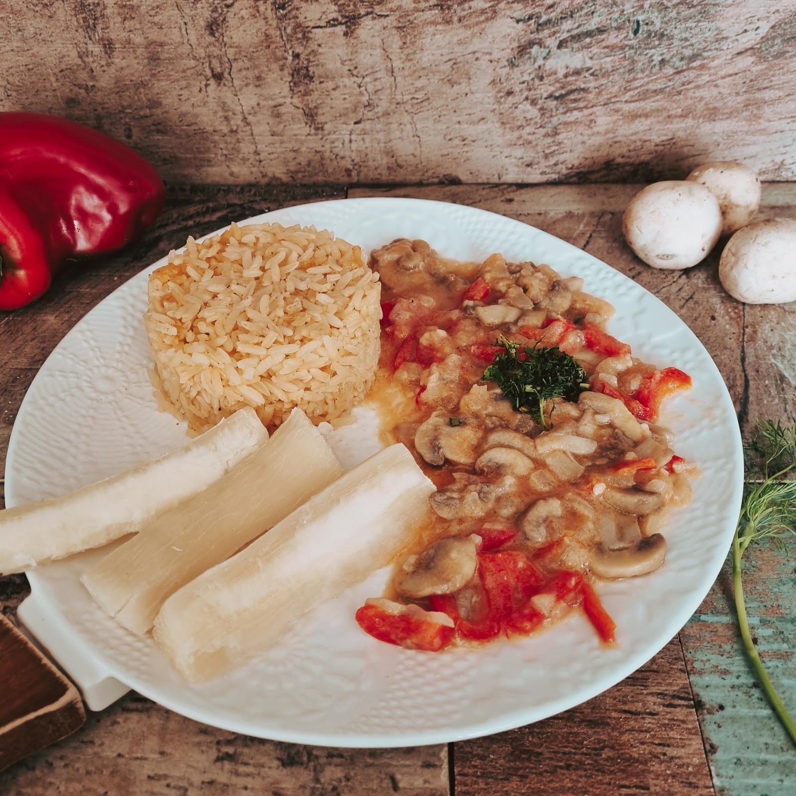 Guiso de Champiñones con Yuca